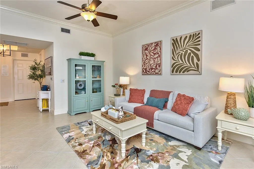 3 bed, 3.0 bath, 2237 sqft, $3,000 — Photo 2