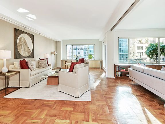 5th image of 200 E 57th St APT 20D