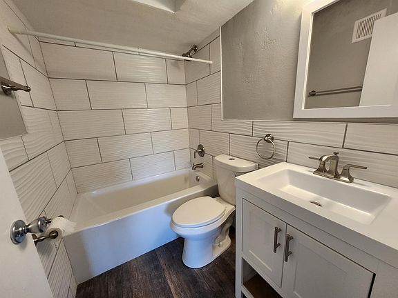 5th image of 2727 Hampton Ave #204