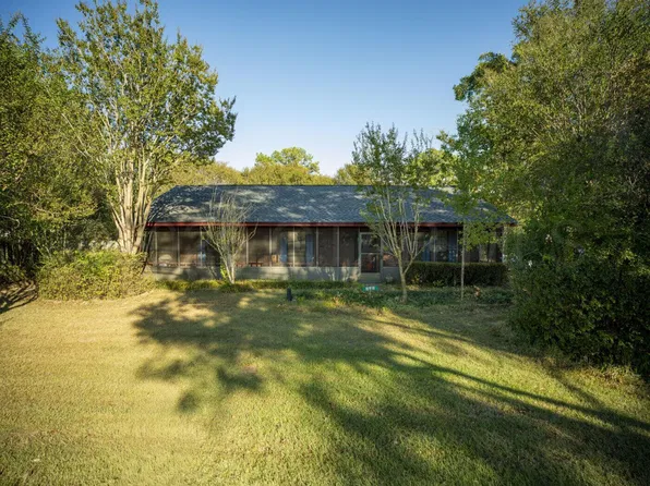 133 Dowdle Dr, Columbus, MS 39702