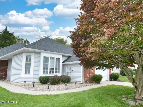 1461 Burr Oak Road, Toms River, NJ 08755