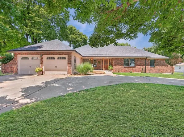 101 E Buford St, Wellington, MO 64097