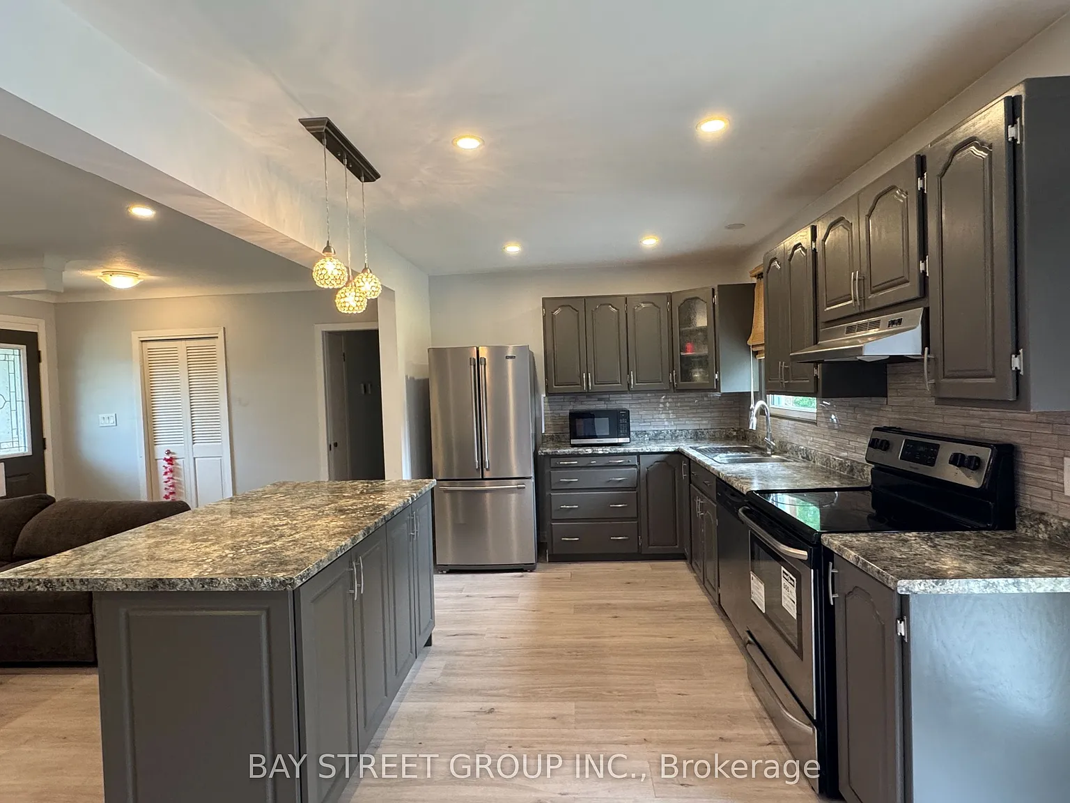 4 bed, $2,600 — Photo 3