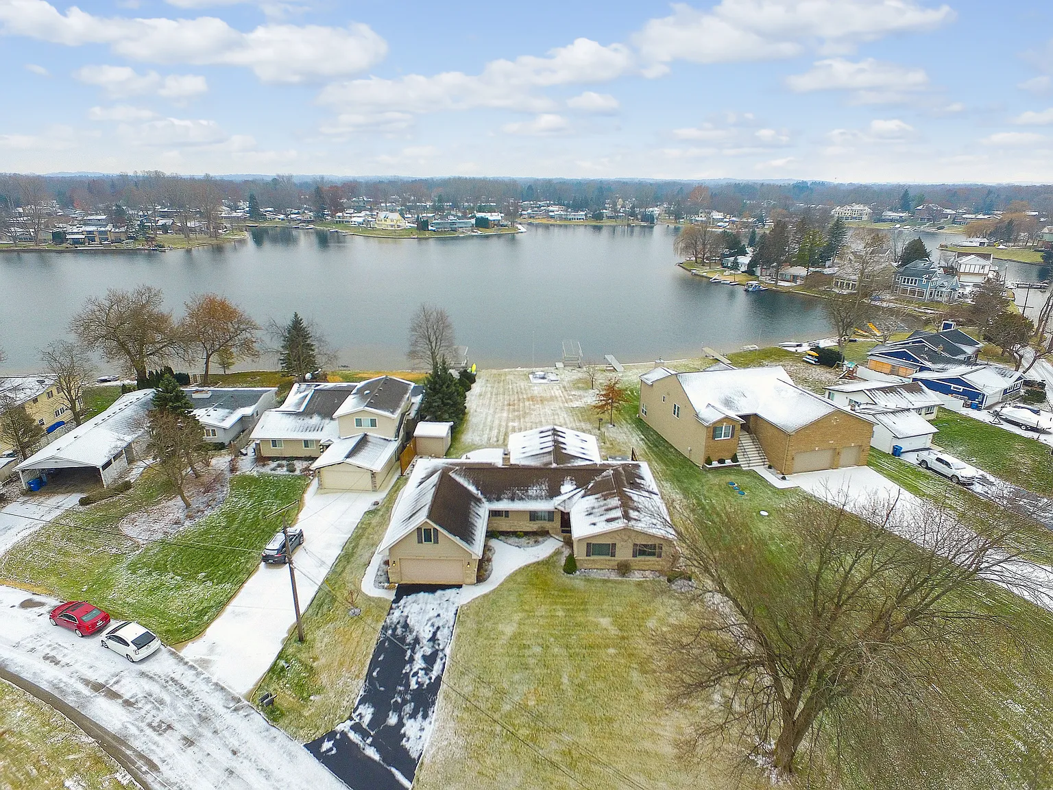 592 Burgess Dr photo 1