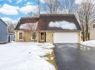 268 Doewood Ln, Rochester, NY 14606