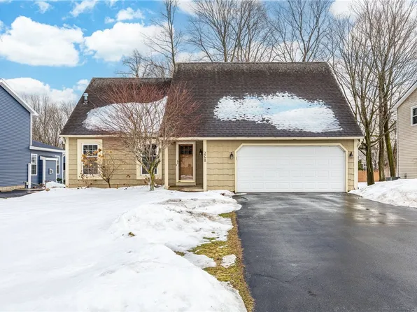 268 Doewood Ln, Rochester, NY 14606