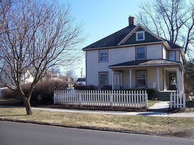 1st image of 807 E Church St