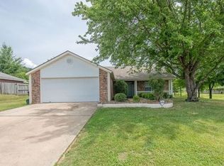 1264 S Pepper Tree Ln, Fayetteville, AR 72704