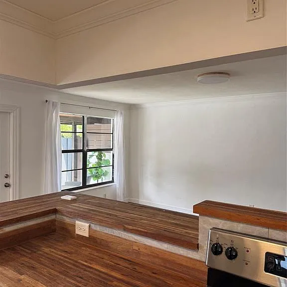 520 NE 58th St — Photo 7