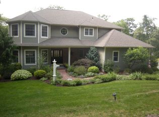 70 S Glen Rd, Kinnelon, NJ 07405