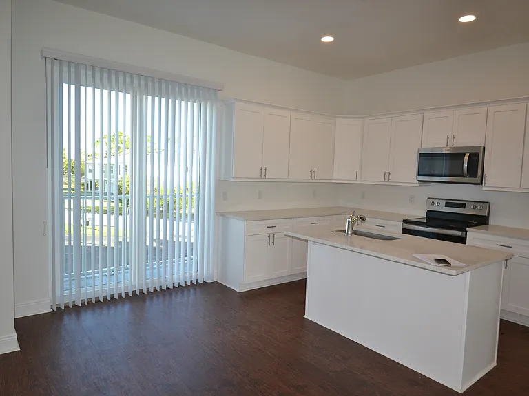 5728 Biscayne Ct — Photo 9