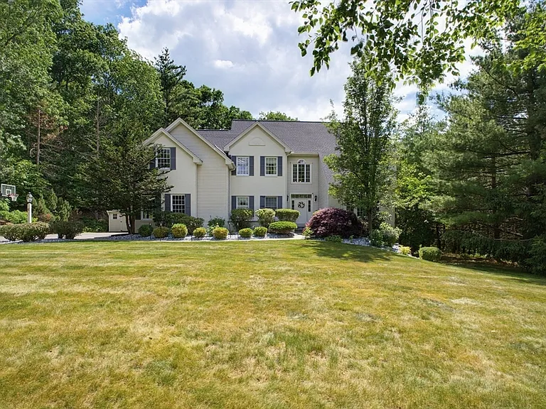 4 Harvest Way — Photo 2
