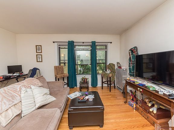 3rd image of 4885 N Paulina St APT 2F