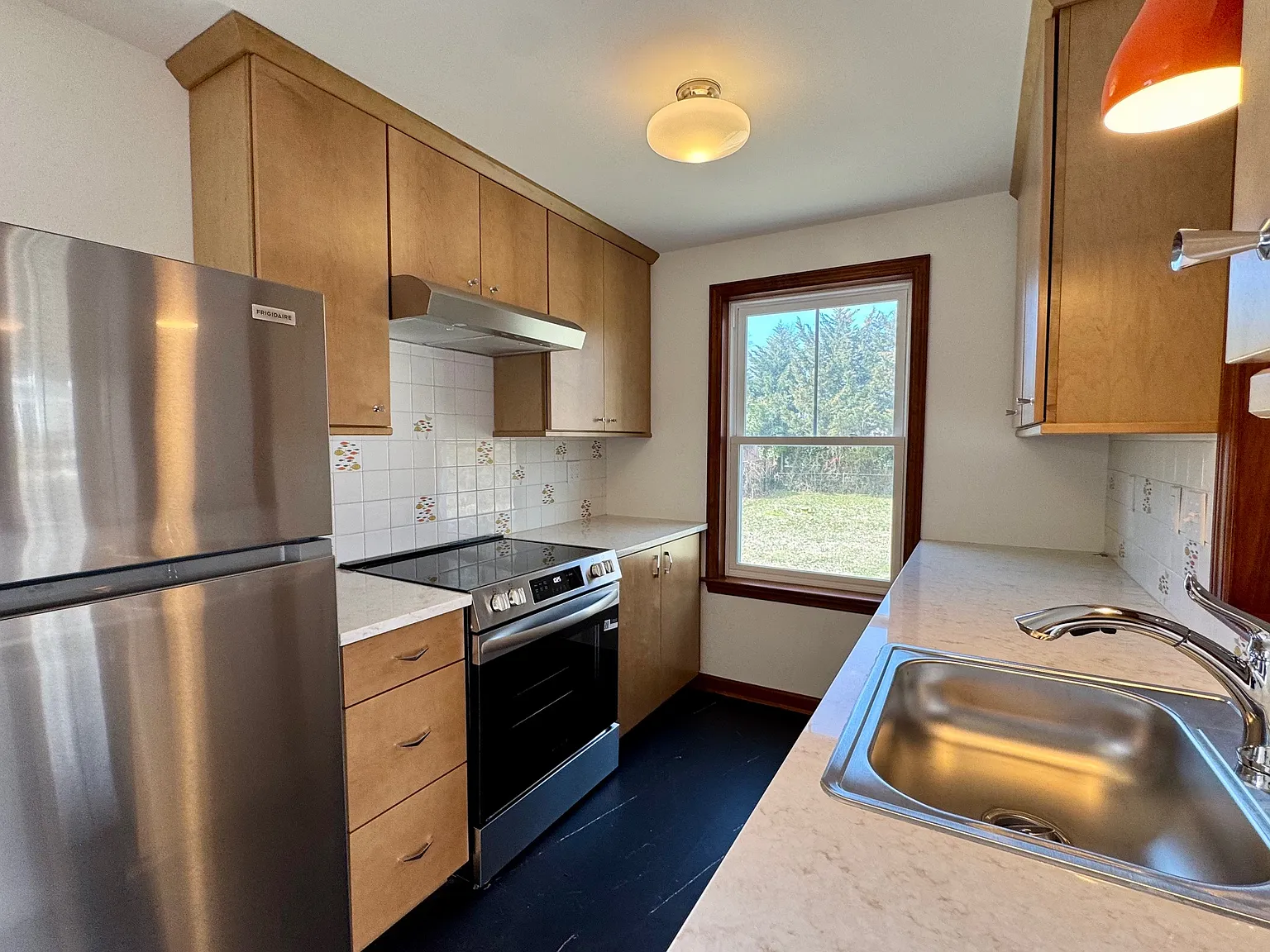 2 bed, 900 sqft, $2,700 — Photo 4