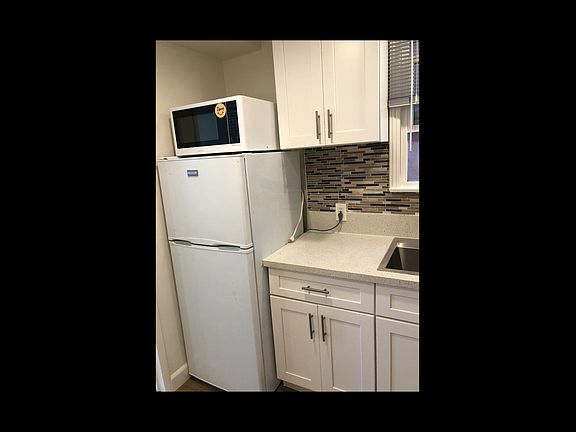 5th image of 1117 17th St #B