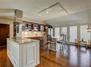 2235 Pilgrim Pkwy W, Brookfield, WI 53005