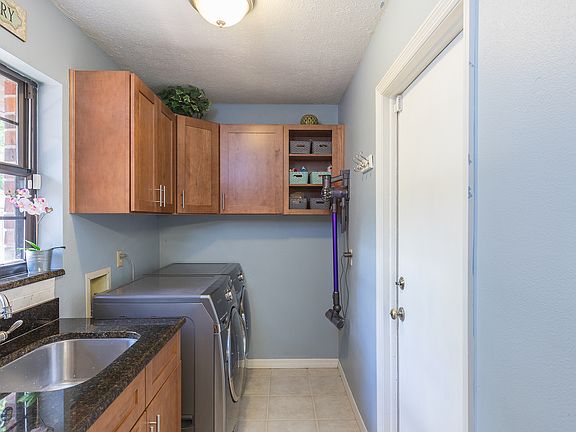 3rd image of 11003 Cinderlane Pl