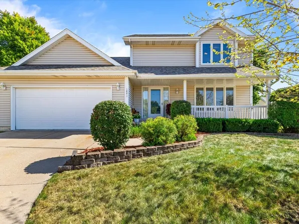 1841 NW 89th Ct, Clive, IA 50325