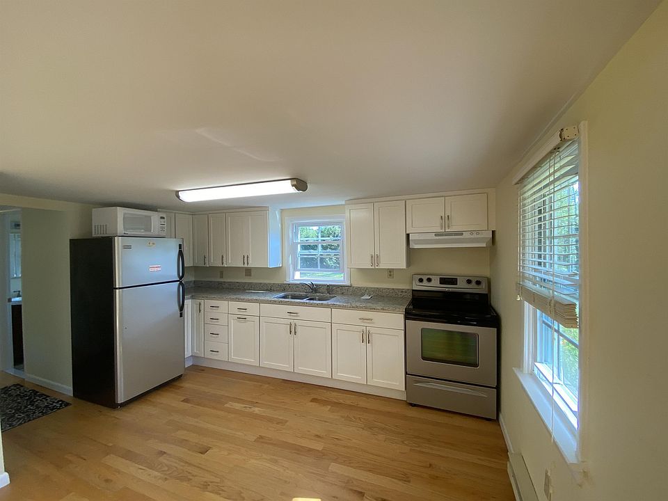 2nd image of 349 Vineyard Ave #1