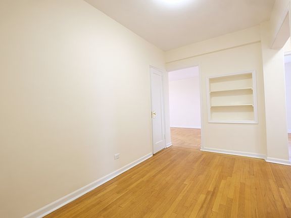 4th image of 2147 E 17th St #5D