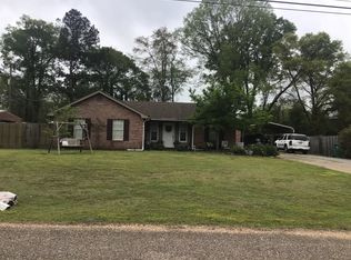 2645 Lakeview Cir, Millbrook, AL 36054