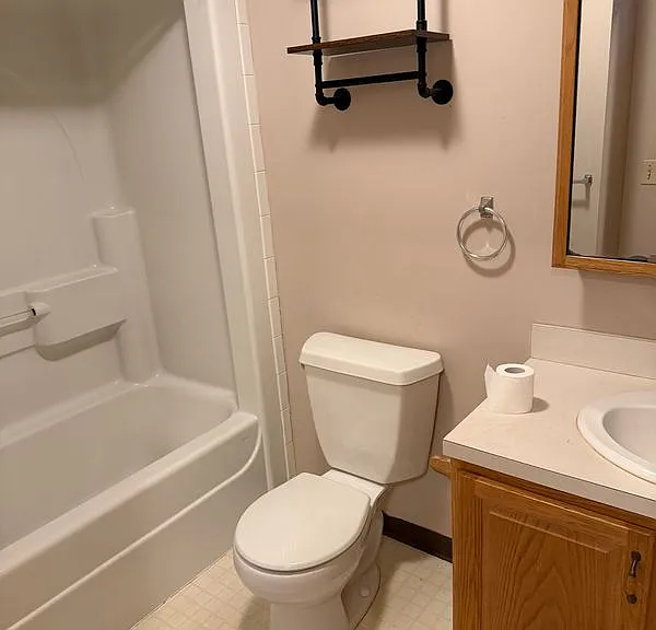 609 Main St #B — Photo 9
