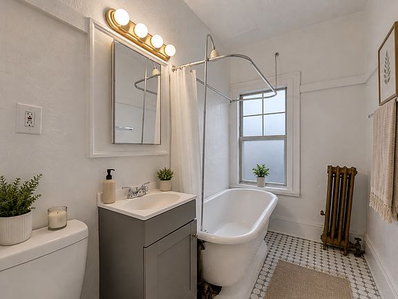 4th image of 10335 Detroit Ave #071432648