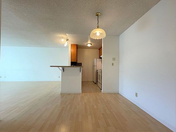 4th image of 373 Half Moon Ln APT 309