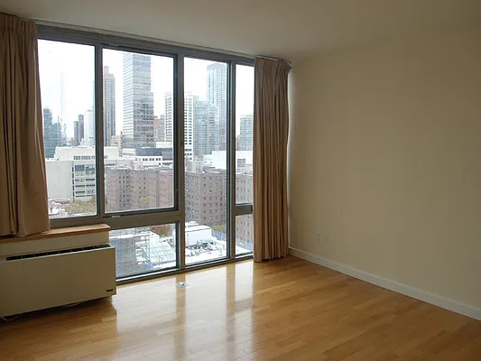 Rented by Sotheby's International Realty | media 49