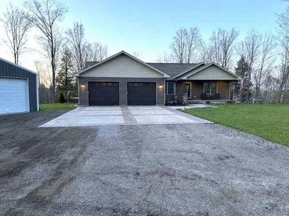 18274 200th Ave, Leroy, MI 49655