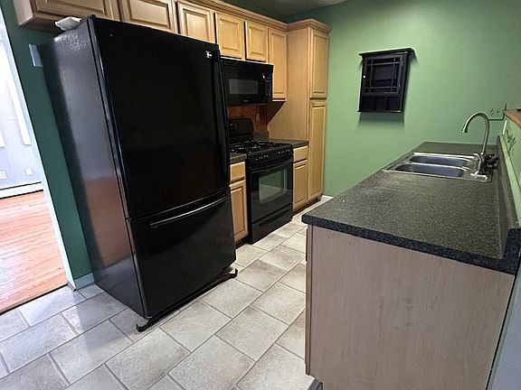 4th image of 19 Hamilton St #A