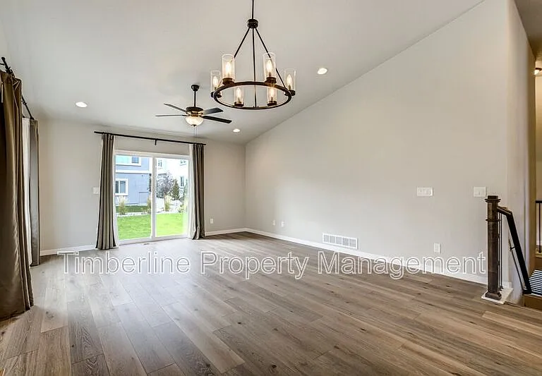 6348 Deco Dr — Photo 22