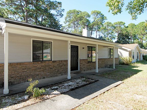3rd image of 912 Nutmeg Ave