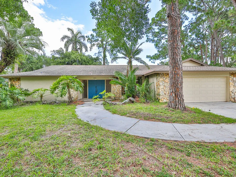 2823 Heron Pl