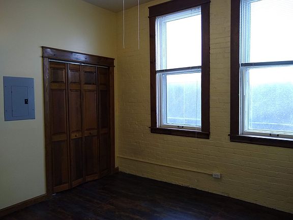3rd image of 112.5 S College Ave #1B-1Ba-650Sqft