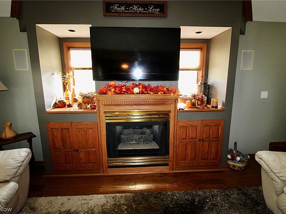 5th image of 20453 Berkshire Cir