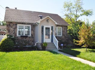 10 Shady Oak St, Old Bridge, NJ 08857