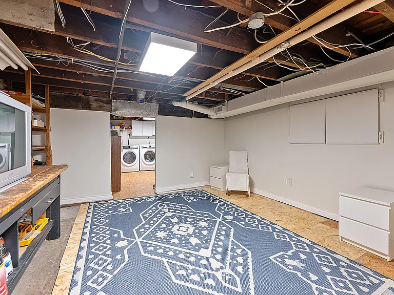 111 Summerhill Ave — Photo 46