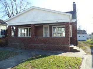 106 E South St, Fairmount, IL 61841