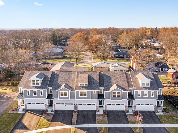 3rd image of 740 Riverbank Dr #4-2