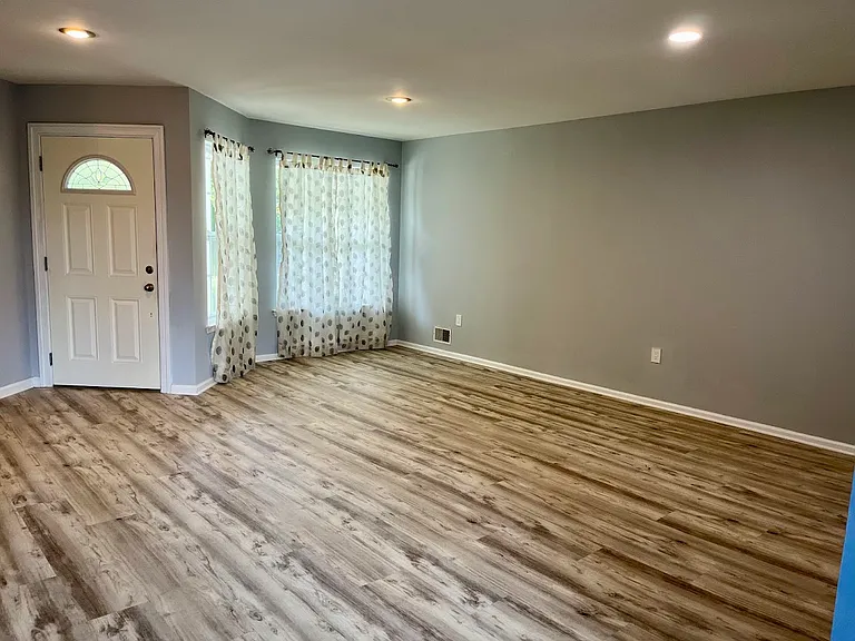 26 Dickerson Ln — Photo 4
