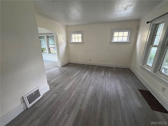 5th image of 2467 Cleveland Ave