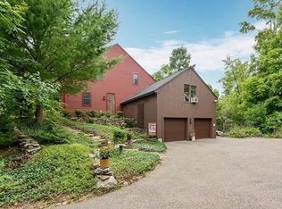 106 Five Bridge Rd, Brimfield, MA 01010