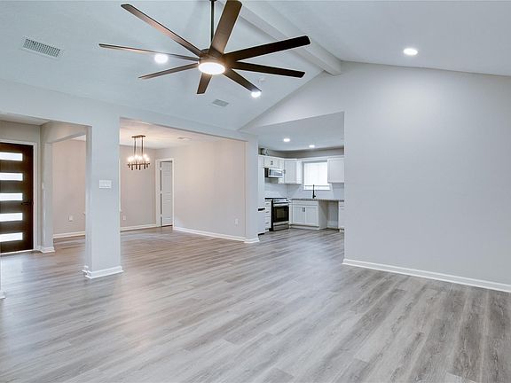 4th image of 8406 Beechaven Rd