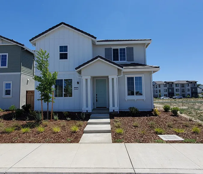 637 Barrett Lake Rd — Photo 1