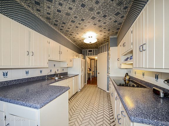 5th image of 1501 N State Pkwy APT 5A