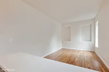 Sold by Manhattan Network Inc.