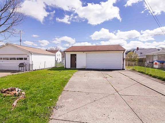 3rd image of 2831 Grovewood Ave