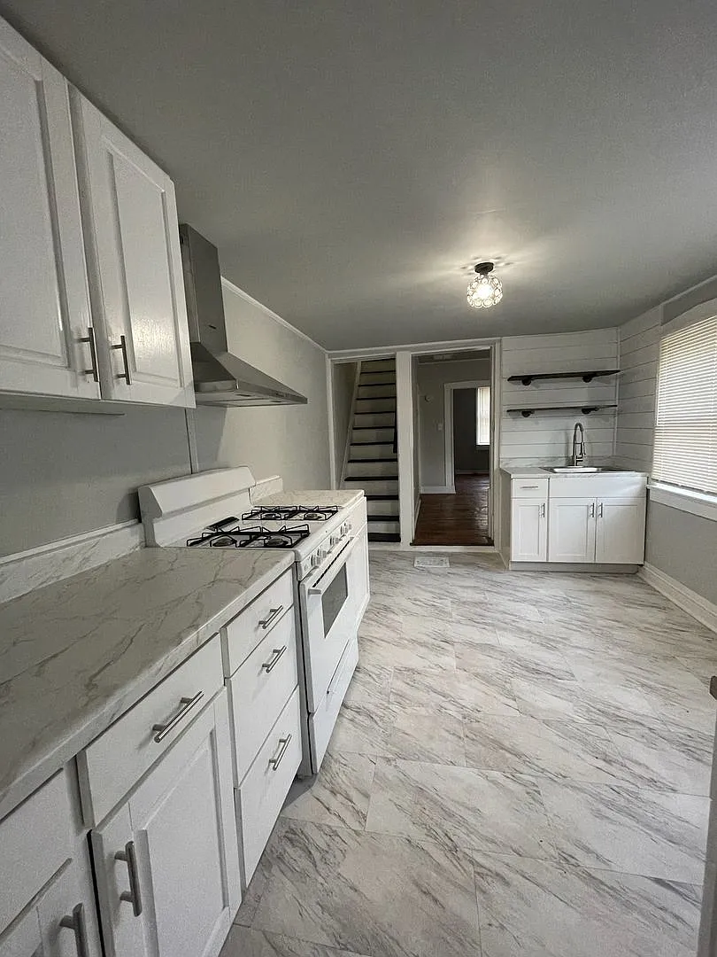 28 Old Dorwart Street Lancaster, PA 17603 — Photo 2