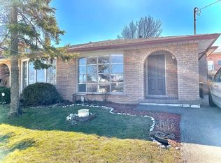 141 Adis Ave, Hamilton, ON L9C6T9